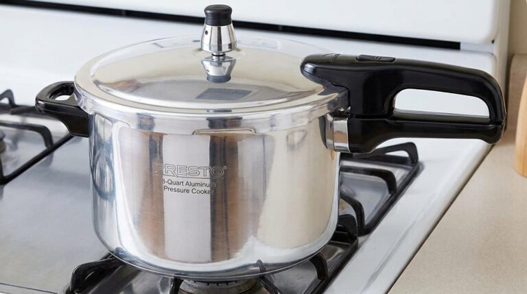 Presto 01282 8-Quart Aluminum Pressure Cooker – A Time-Honored Kitchen Workhorse